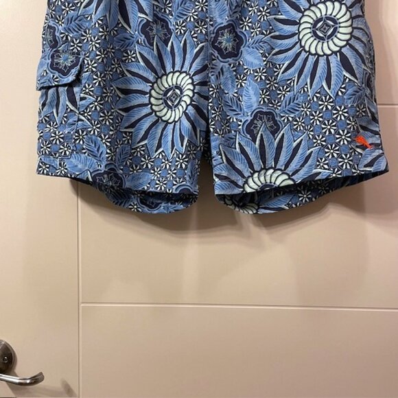 Men's Tommy Bahama Floral Printed Swim Trunks Blue Size Large Pockets Beach - Picture 4 of 15